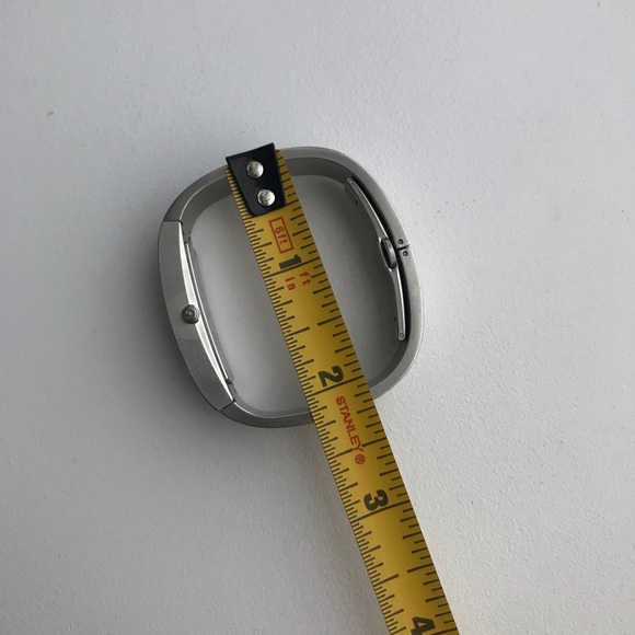 Vintage GUCCI 2400S Watch - Picture 6 of 6